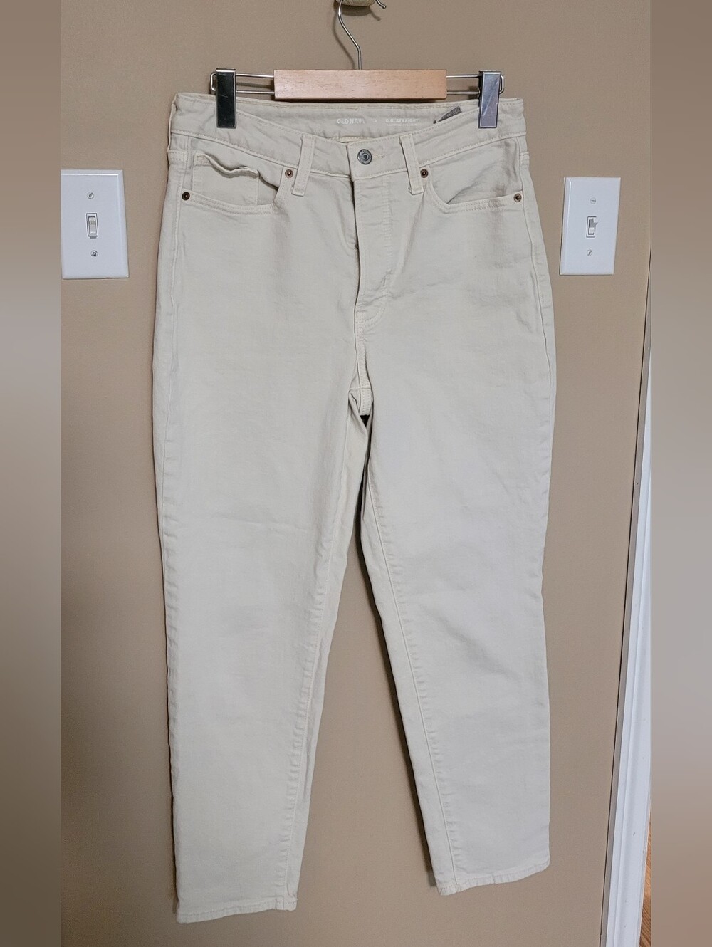 High-Rise Straight Jeans in Cream